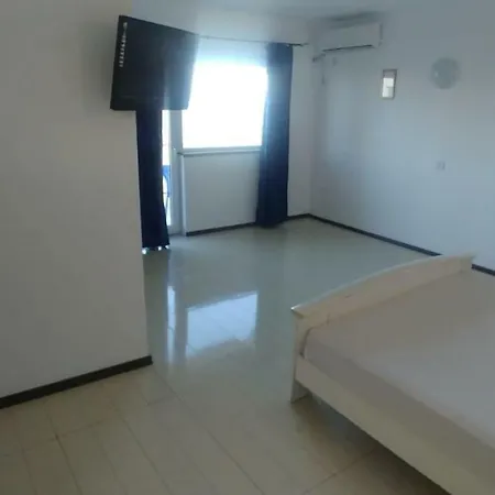 Le Bateau Guest house