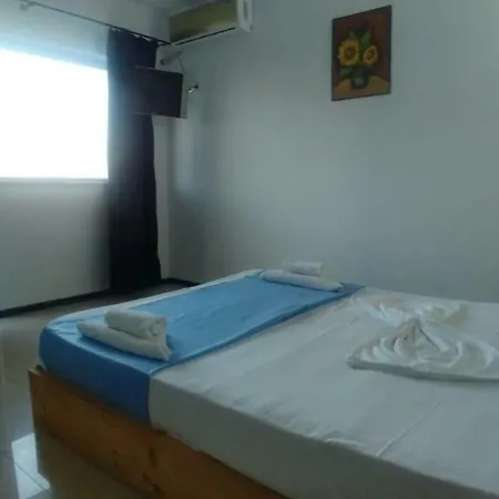 Le Bateau Guest house *